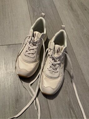 Skechers Women’s Lace-Up Sneakers
